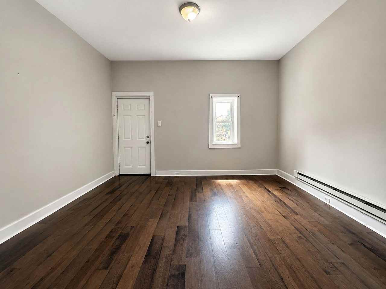 925 W Seltzer St - Photo 2 of 22
