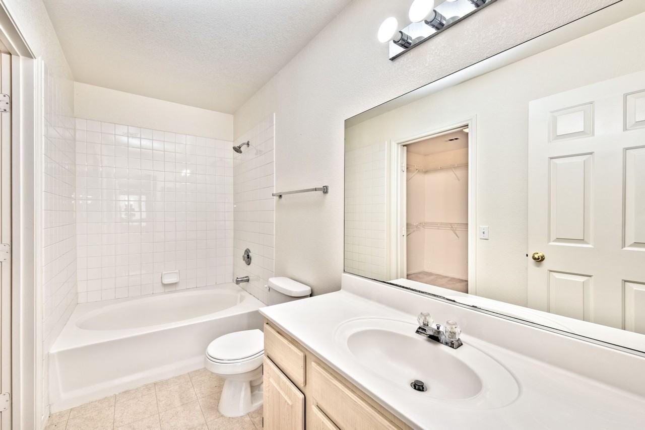 1637 Cave Spring Dr - Photo 4 of 17