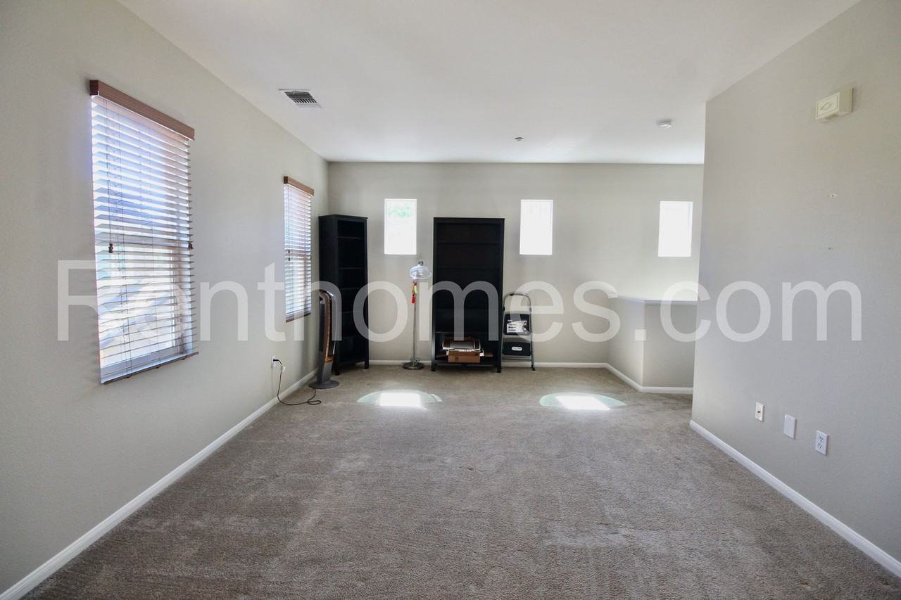 314 Borden Rd - Photo 2 of 17