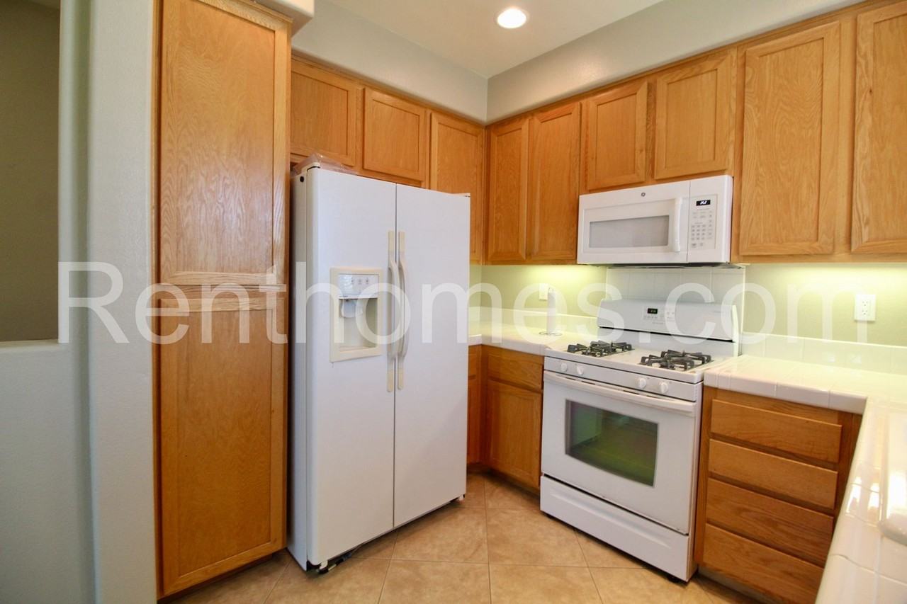 314 Borden Rd - Photo 6 of 17