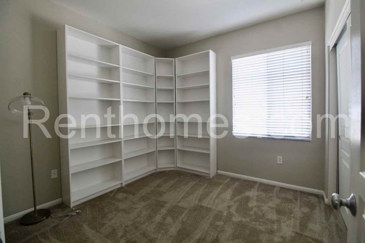 314 Borden Rd - Photo 7 of 17