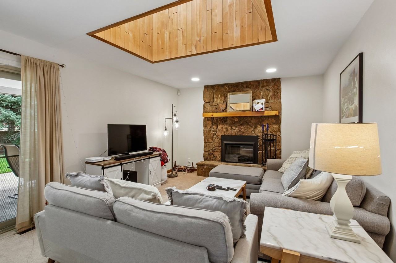 2502 S Yarrow St - Photo 6 of 25