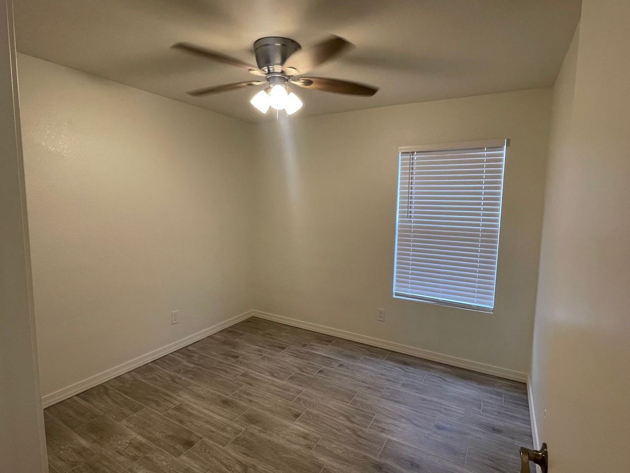 1113 W Sparrow Dr - Photo 6 of 11