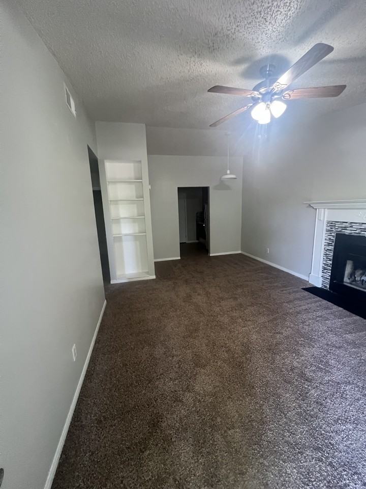 305 Veterans Ave #F - Photo 2 of 8