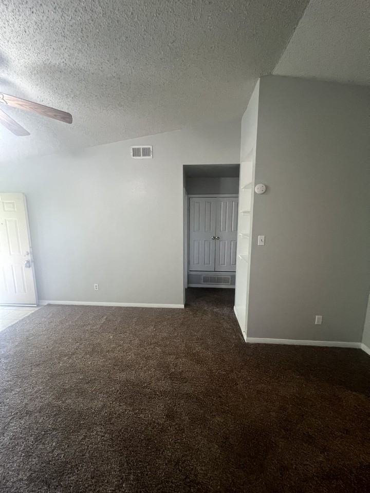 305 Veterans Ave #F - Photo 6 of 8