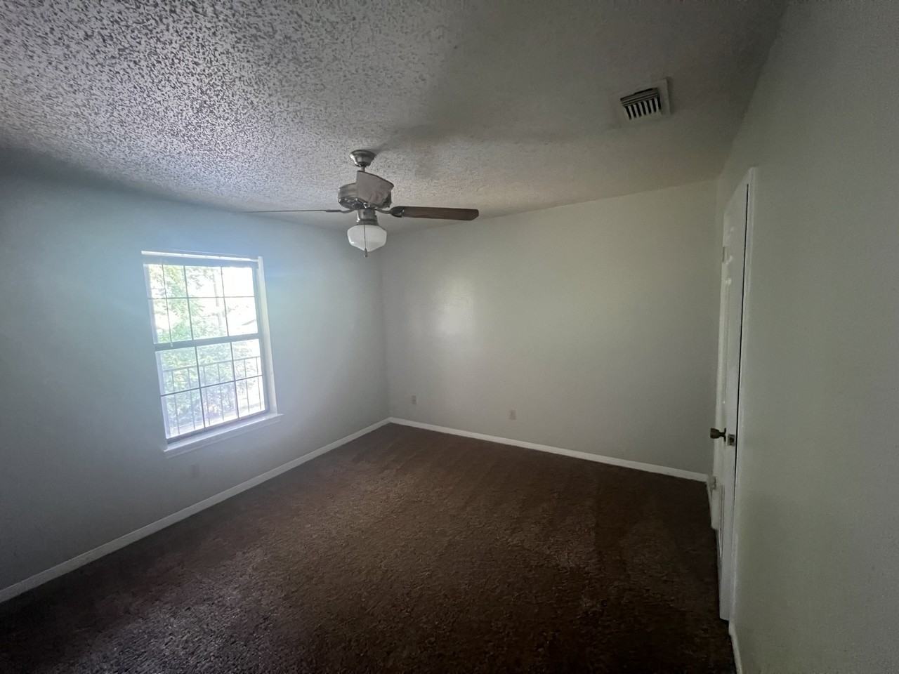 305 Veterans Ave #F - Photo 7 of 8