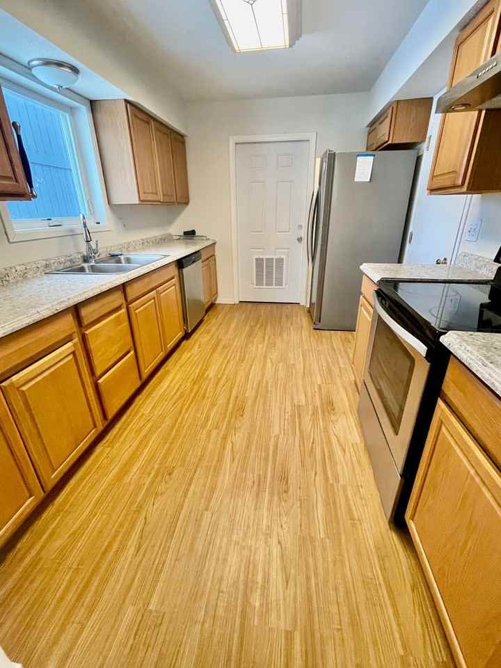 202 Princess Dr - Photo 5 of 19