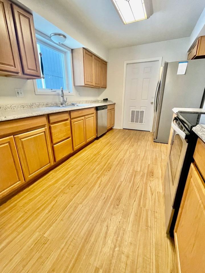 202 Princess Dr - Photo 7 of 19