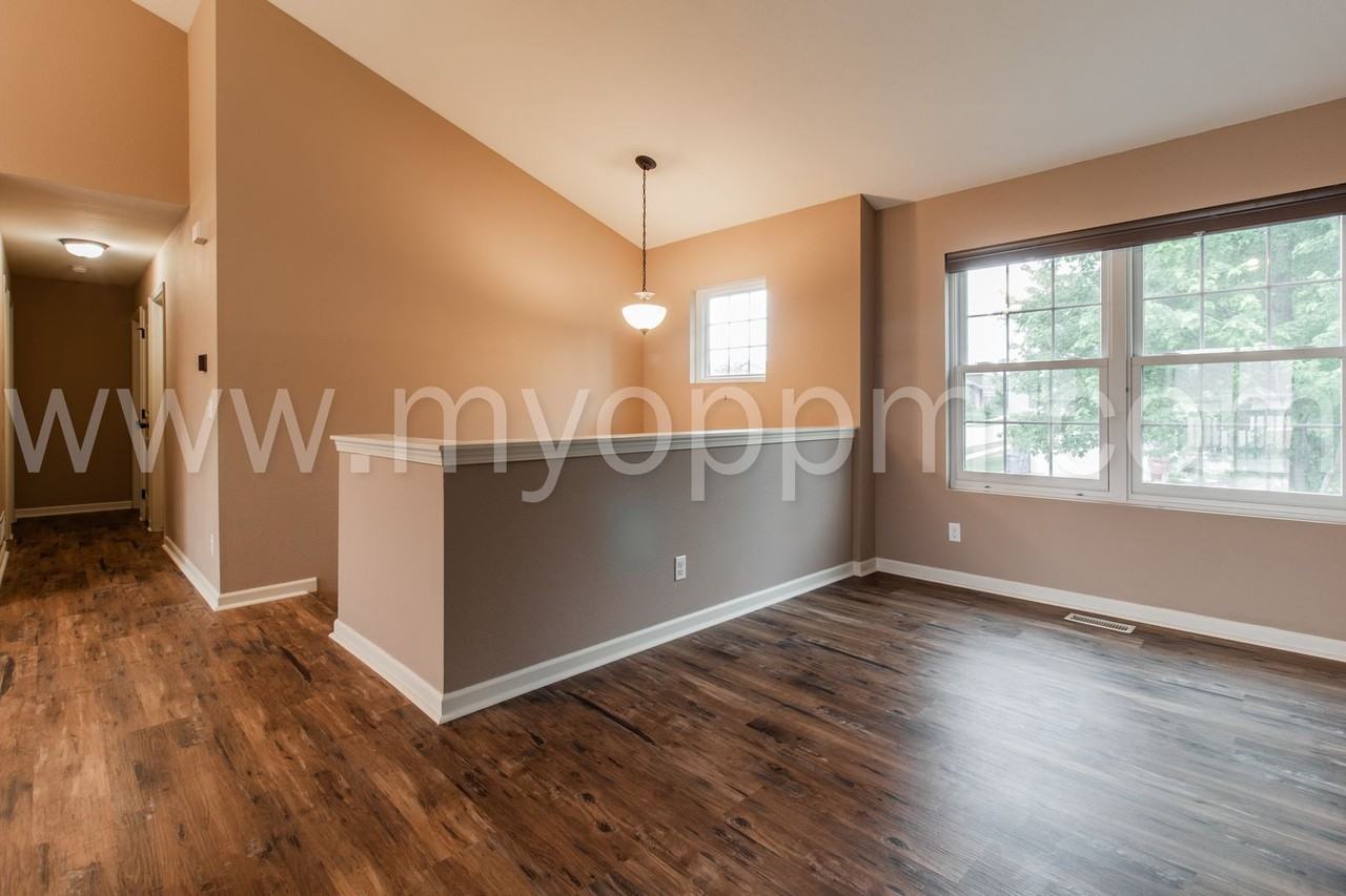 14452 Knudsen St - Photo 4 of 27
