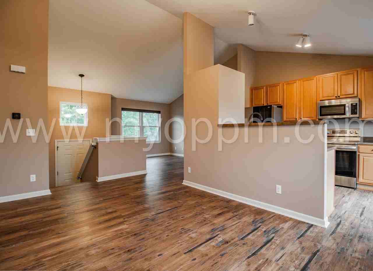 14452 Knudsen St - Photo 6 of 27