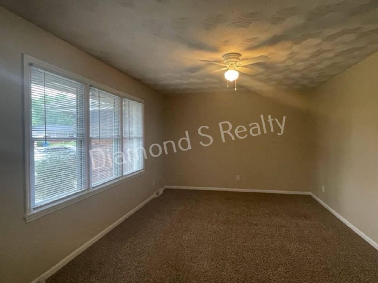 2749 W Buena Vista St - Photo 3 of 21
