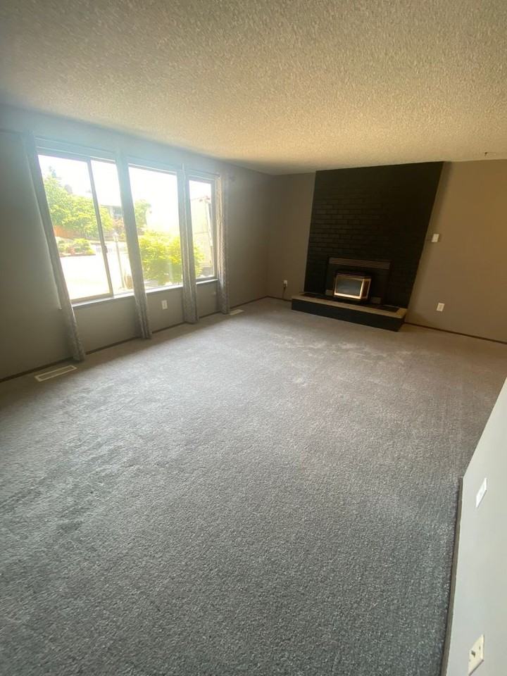 1335 Woodglen St Ne - Photo 5 of 28