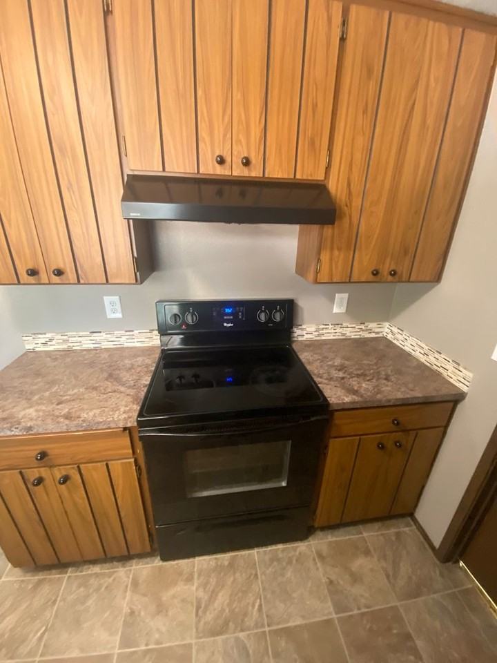 1335 Woodglen St Ne - Photo 6 of 28