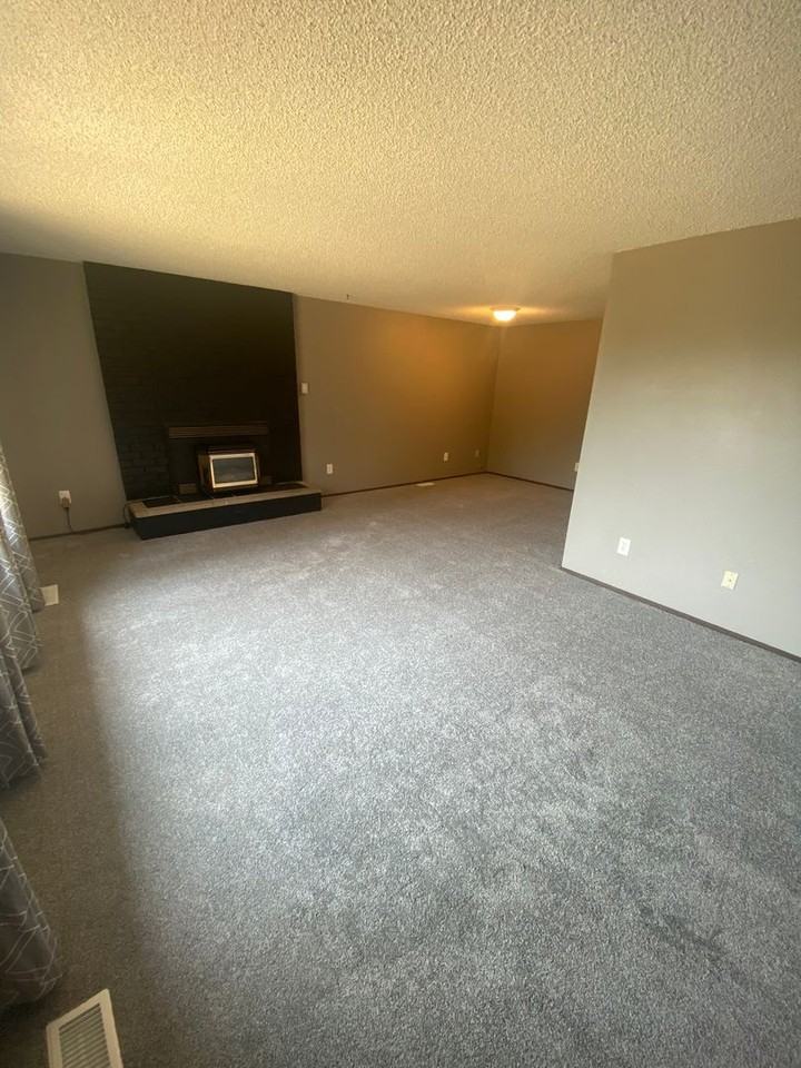 1335 Woodglen St Ne - Photo 7 of 28