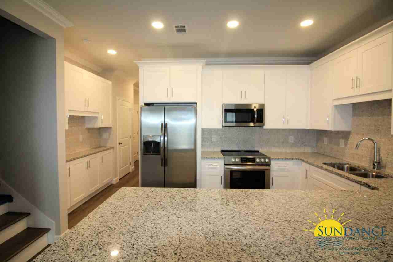 1813 Stable Ln - Photo 4 of 17