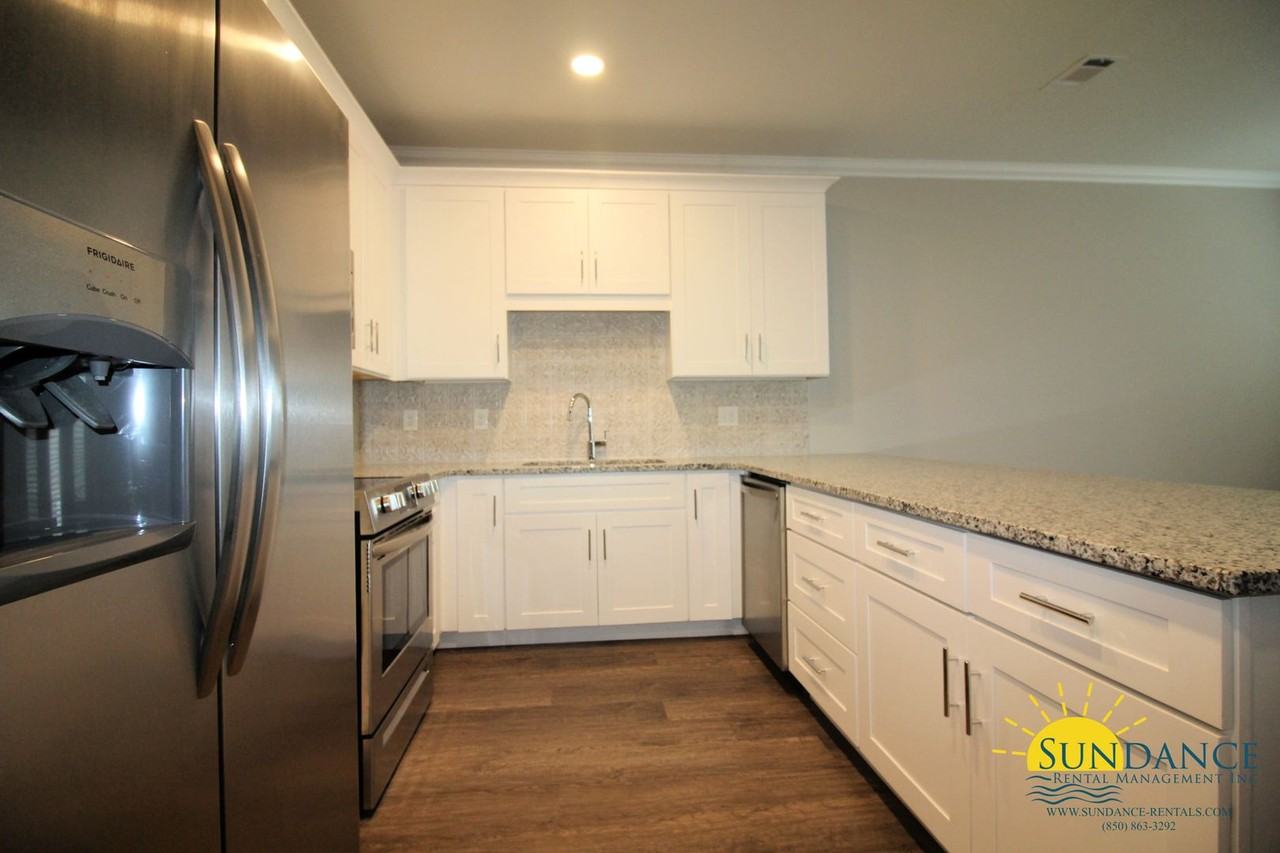 1813 Stable Ln - Photo 5 of 17