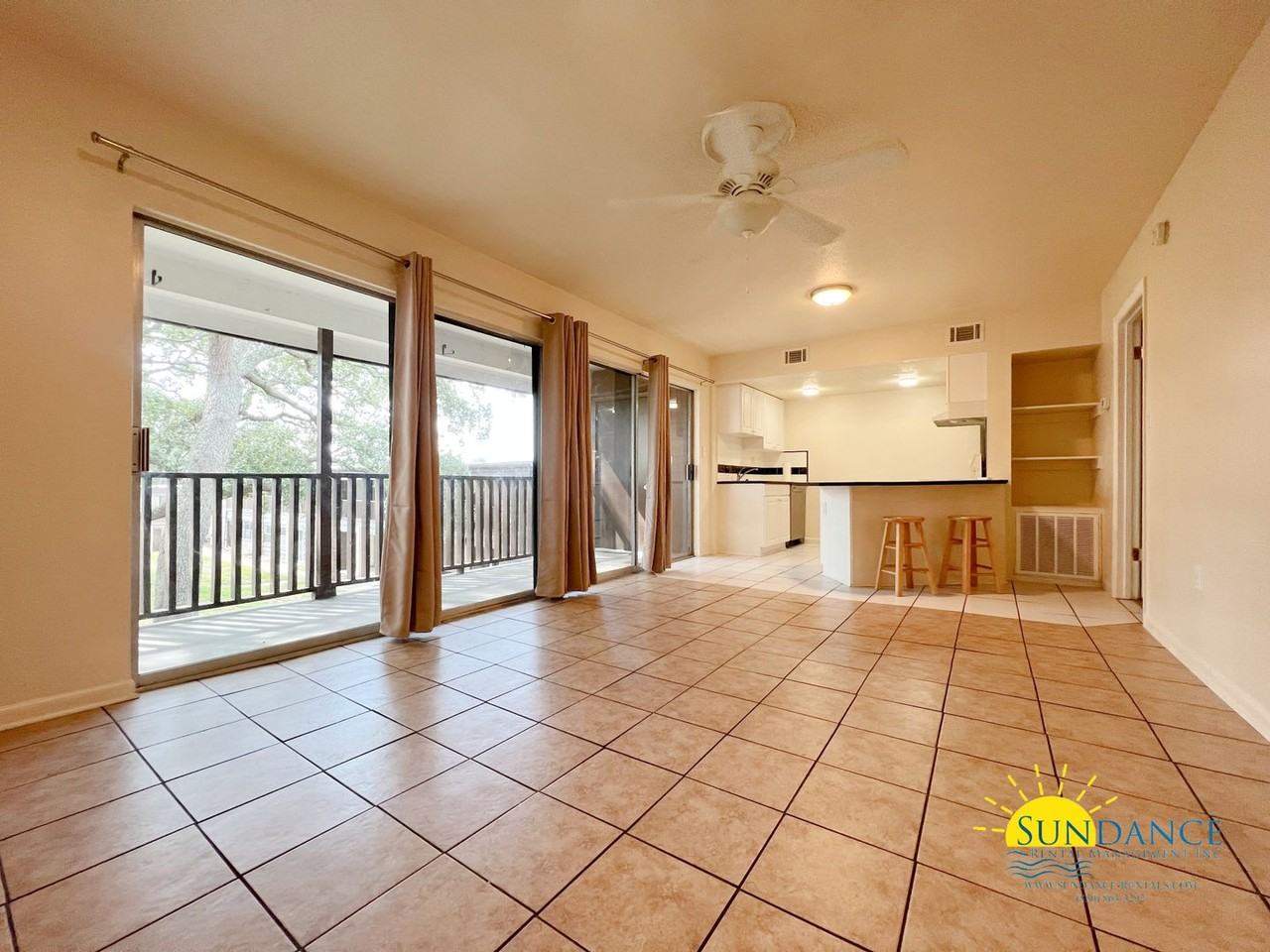 408 Marshall Ct Nw #6 - Photo 4 of 19