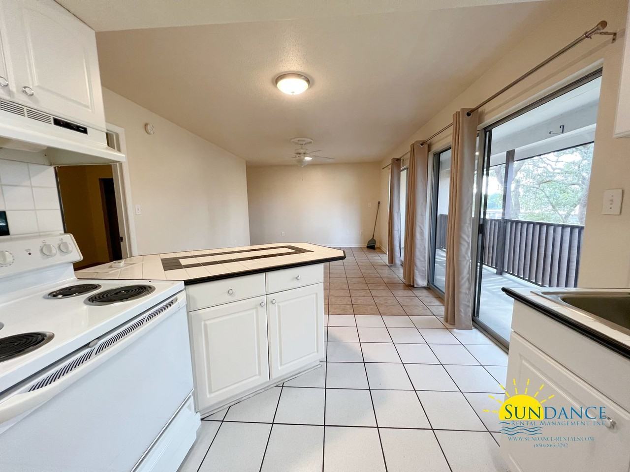 408 Marshall Ct Nw #6 - Photo 5 of 19