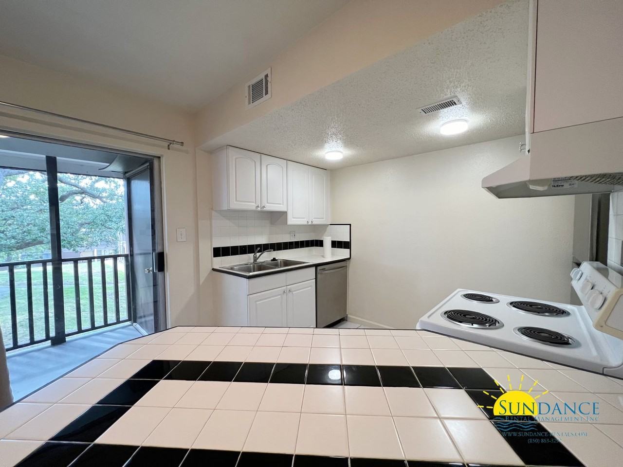 408 Marshall Ct Nw #6 - Photo 6 of 19