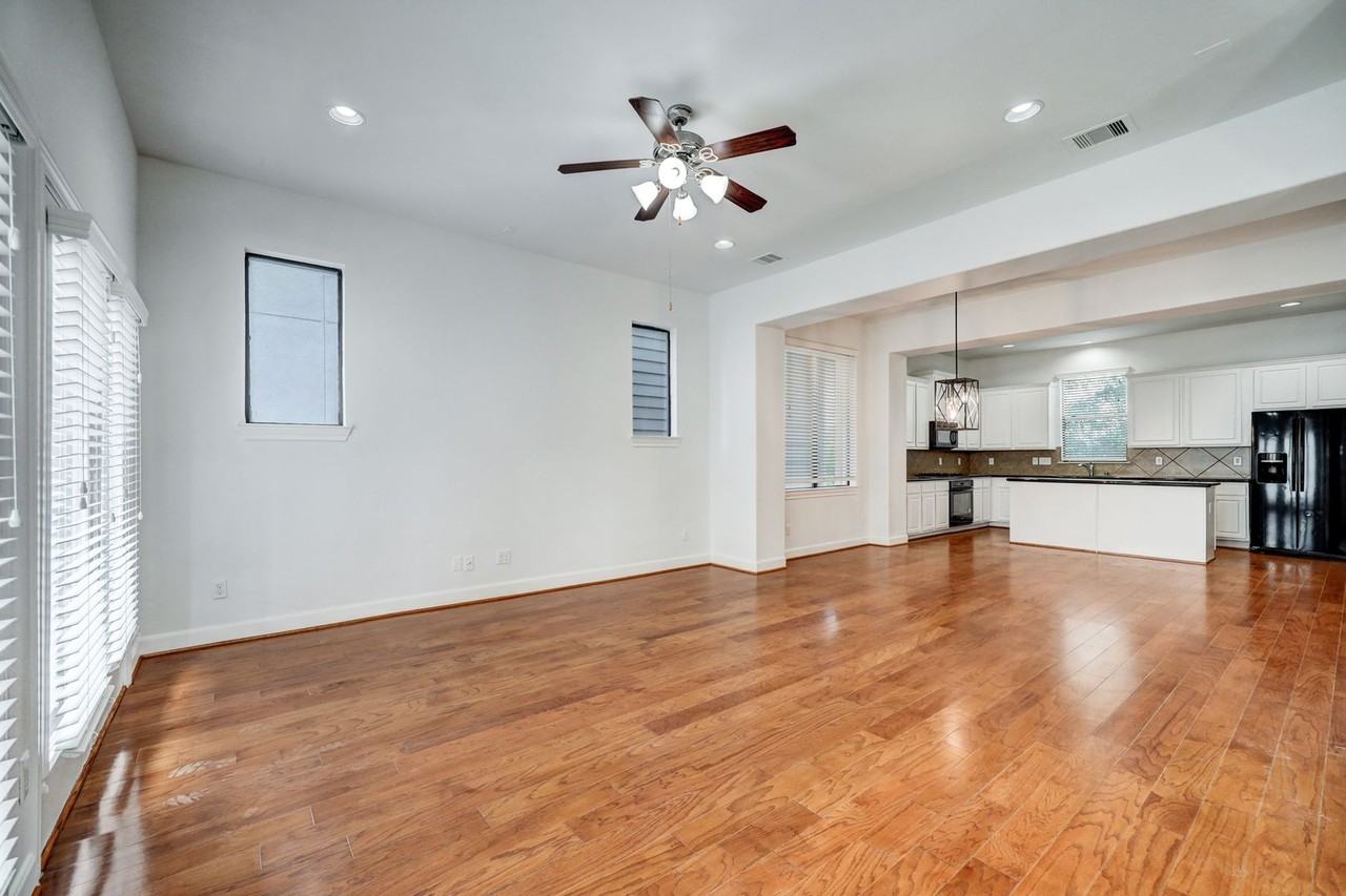 2364 Sperber Ln - Photo 5 of 14