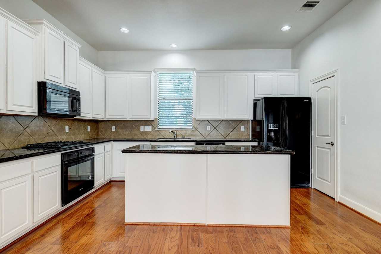 2364 Sperber Ln - Photo 6 of 14
