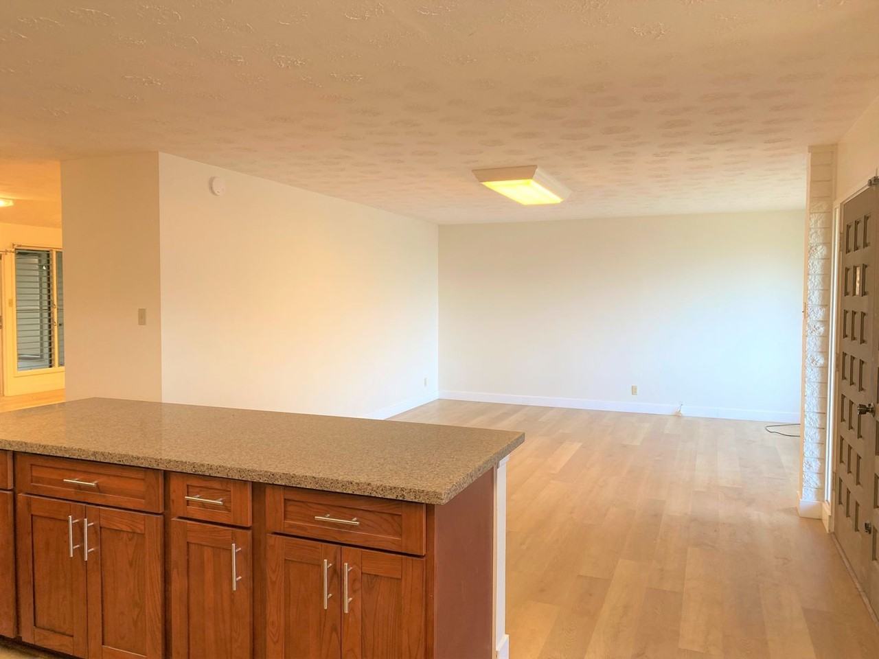 2702 E Manoa Rd - Photo 3 of 18