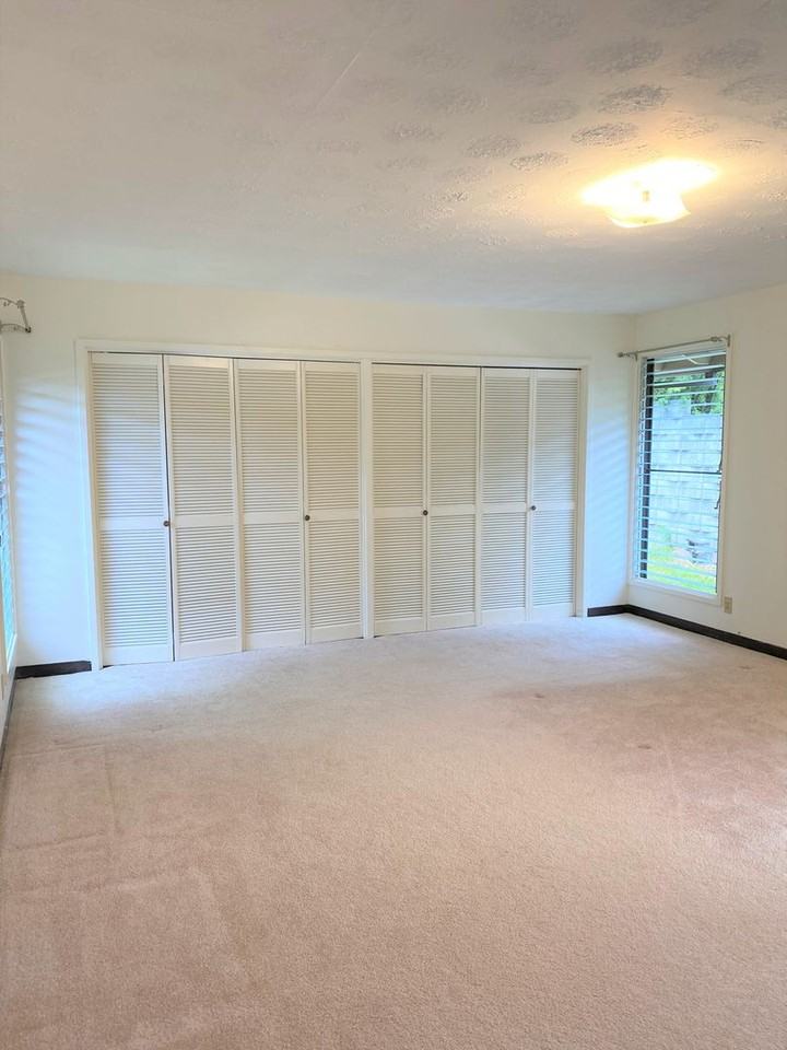 2702 E Manoa Rd - Photo 7 of 18