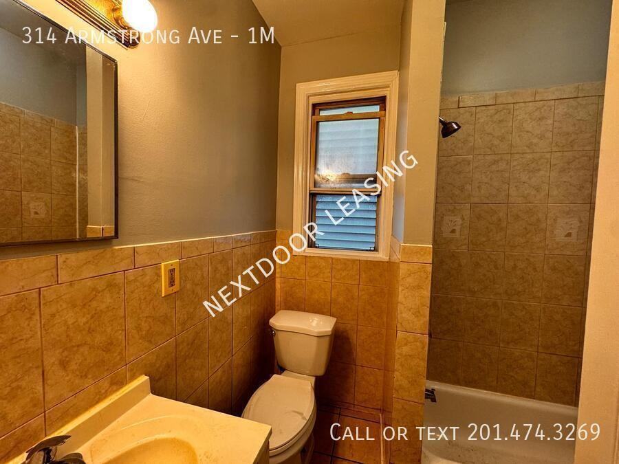 314 Armstrong Ave #1M - Photo 2 of 6