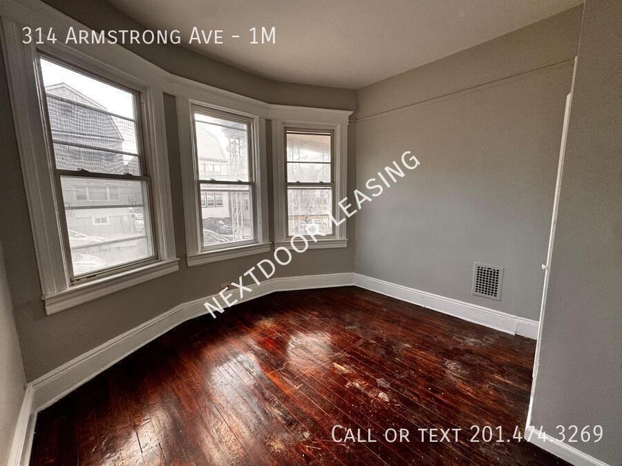 314 Armstrong Ave #1M - Photo 6 of 6