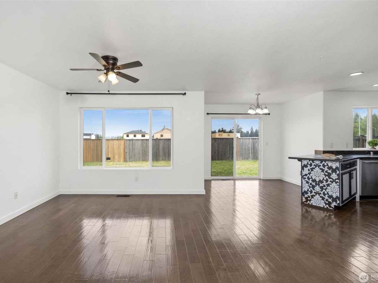 16602 Greenleaf Ave Se - Photo 2 of 14