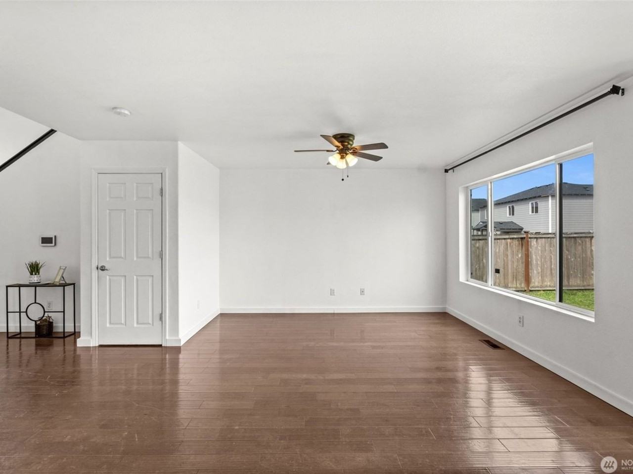 16602 Greenleaf Ave Se - Photo 4 of 14