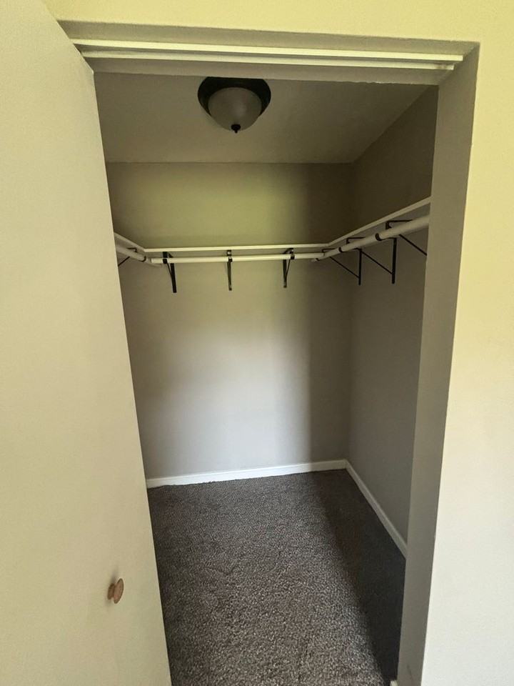 449 Shellview St - Photo 7 of 8