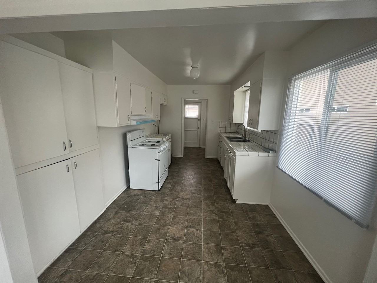 3928 Carfax Ave - Photo 6 of 14