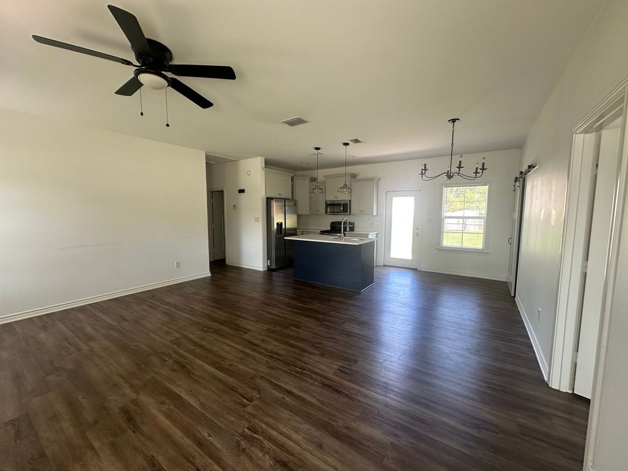 205 Gordon St - Photo 3 of 19