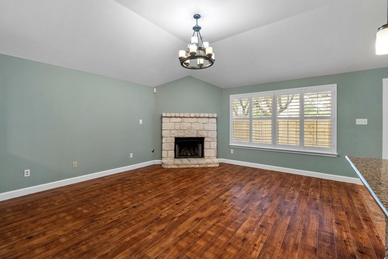 1310 Brighton Bend Ln - Photo 7 of 29
