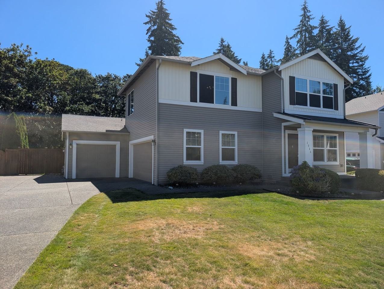 2233 Wallace Loop - Photo 2 of 39