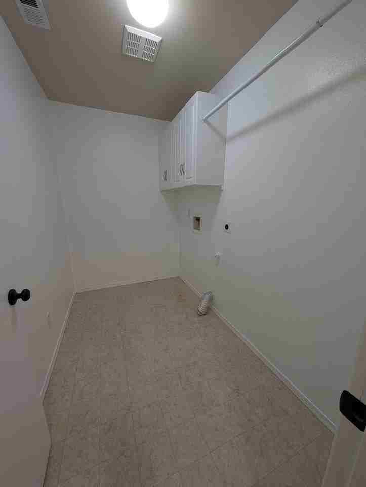 2233 Wallace Loop - Photo 6 of 39