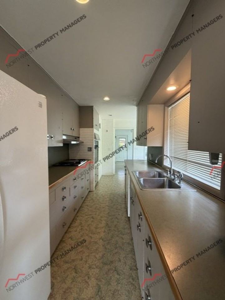 125 Sawall Ave W - Photo 5 of 13