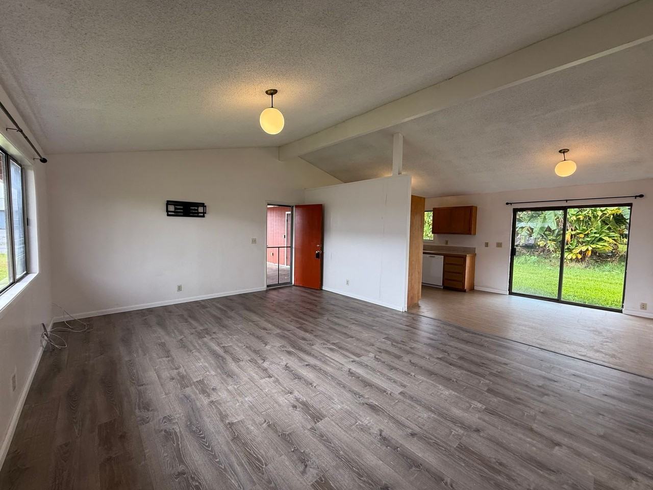 610 Hoomalu Pl - Photo 2 of 7
