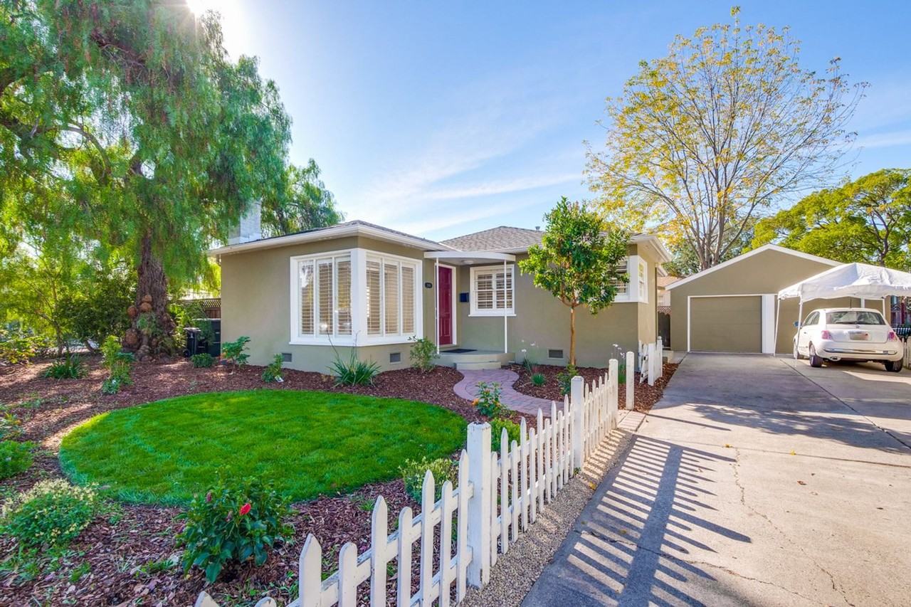 2990 Cowper St - Photo 5 of 46