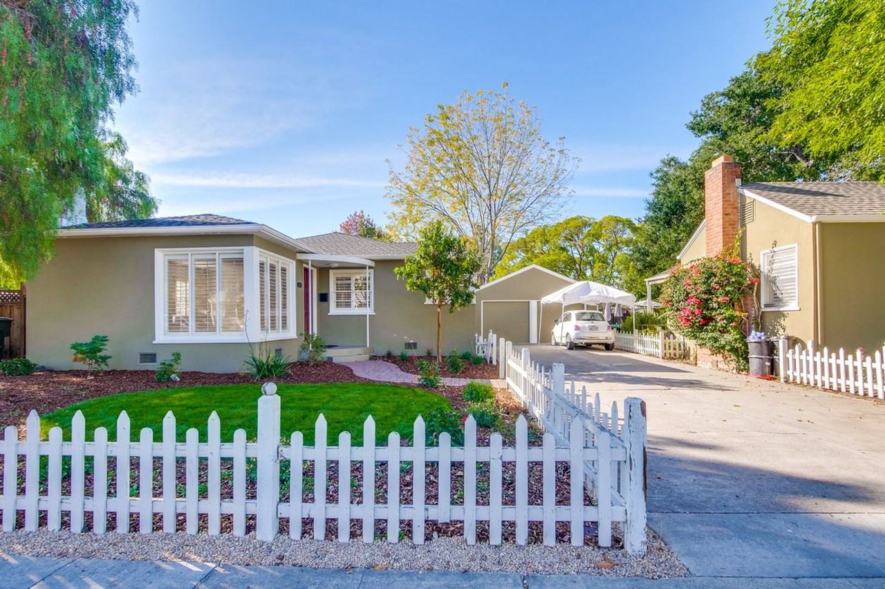 2990 Cowper St - Photo 6 of 46