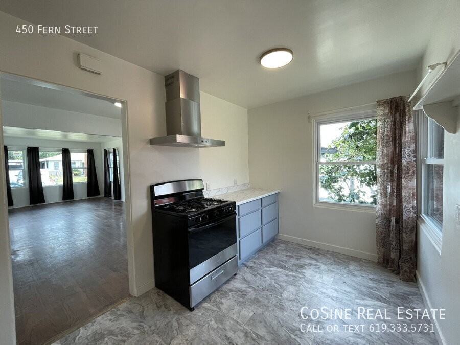 450 Fern St - Photo 4 of 11