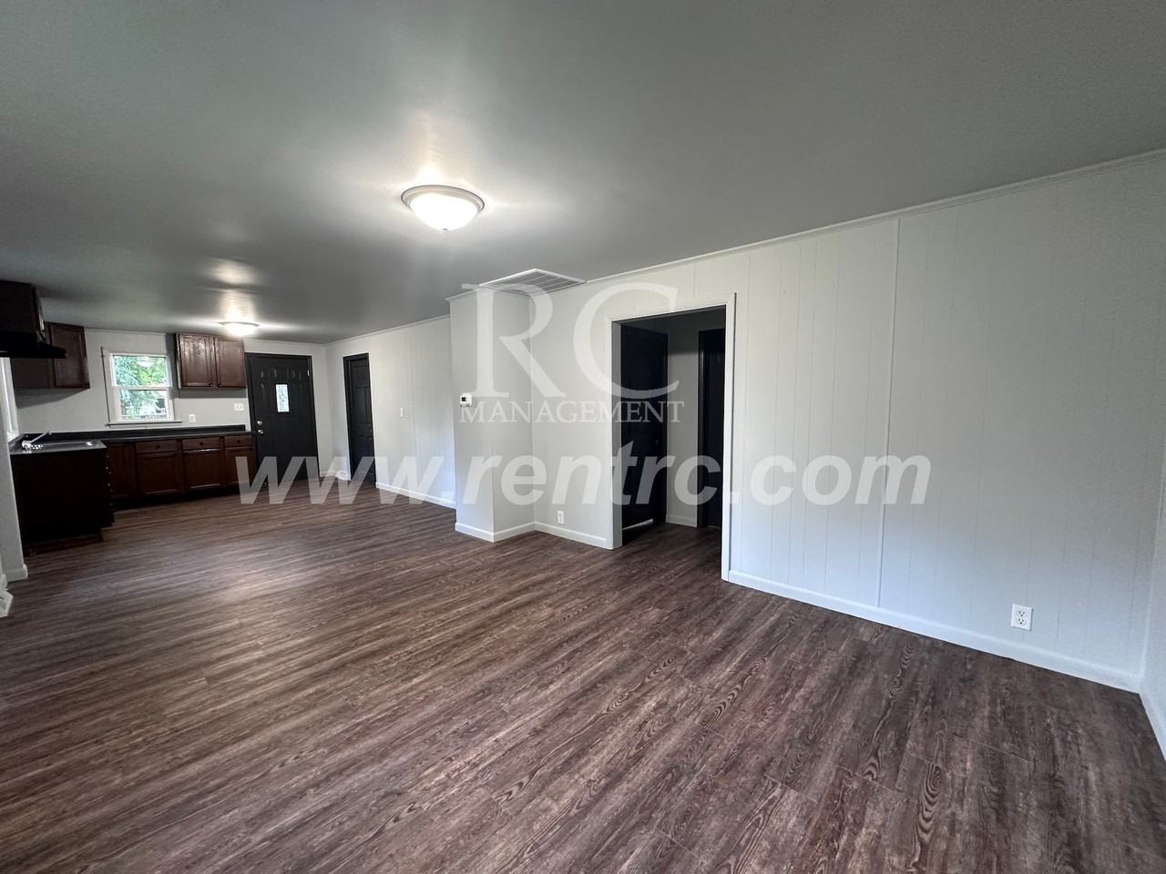 1420 Meitzler St - Photo 5 of 13
