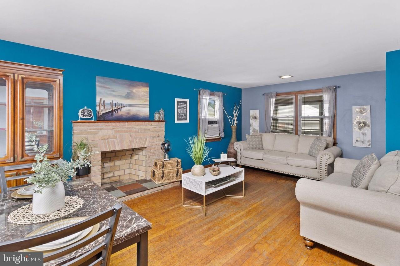 99 Henry St - Photo 3 of 5