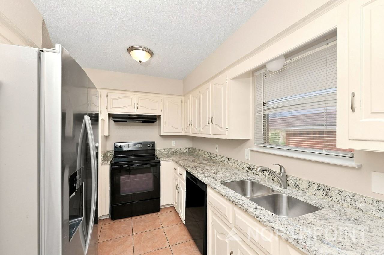 1315 Drury Dr - Photo 6 of 15