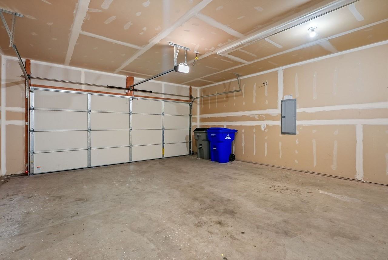 941-943 North Stanley Street - Photo 7 of 28