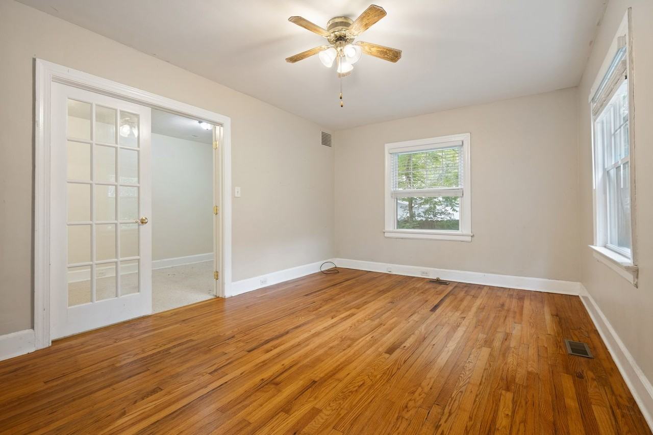713 W Knox St - Photo 5 of 23