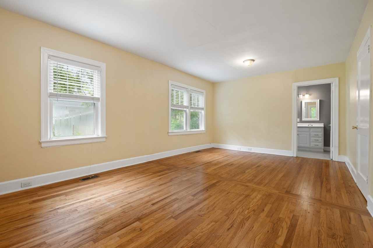 713 W Knox St - Photo 7 of 23
