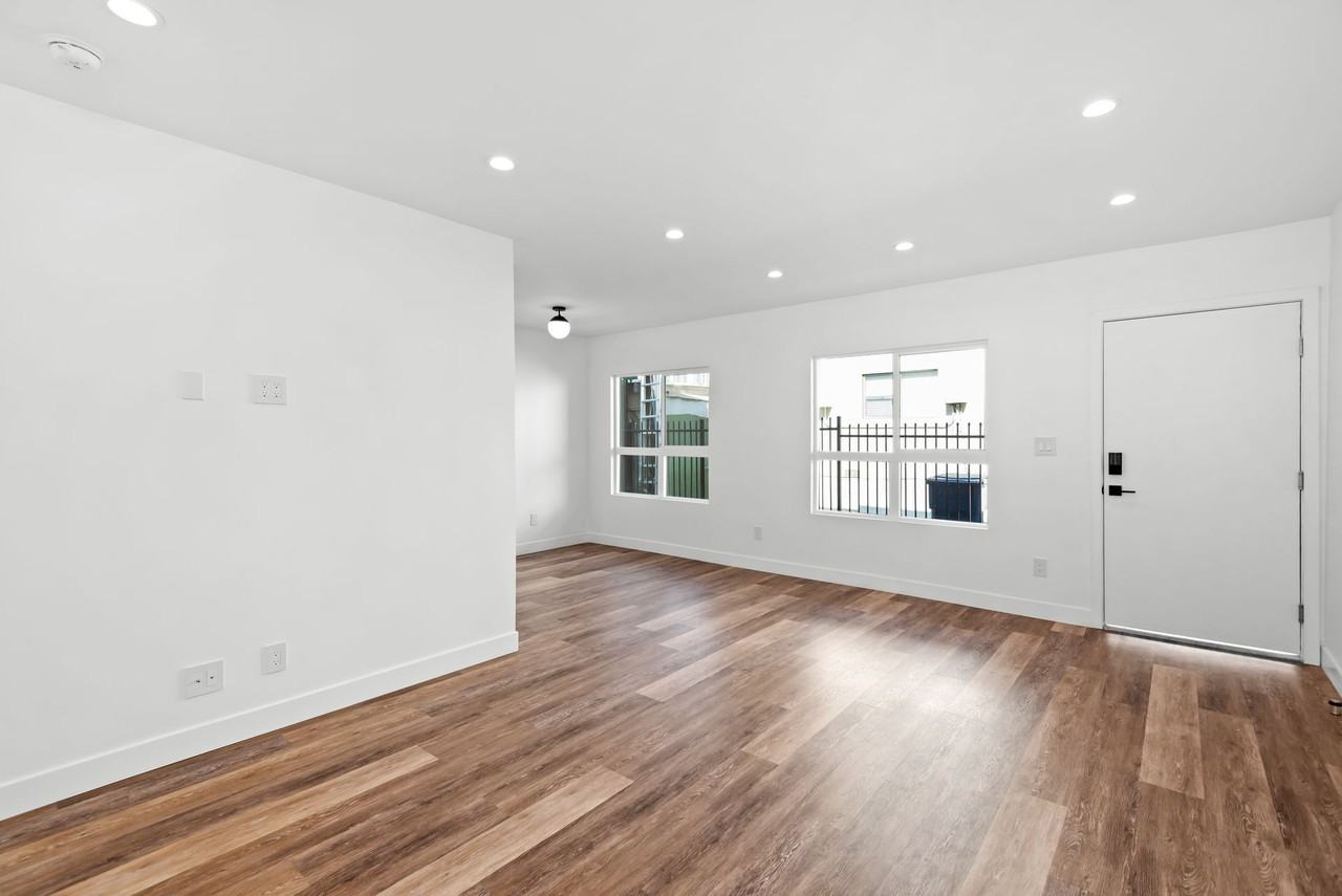 1563 Gordon St - Photo 6 of 15