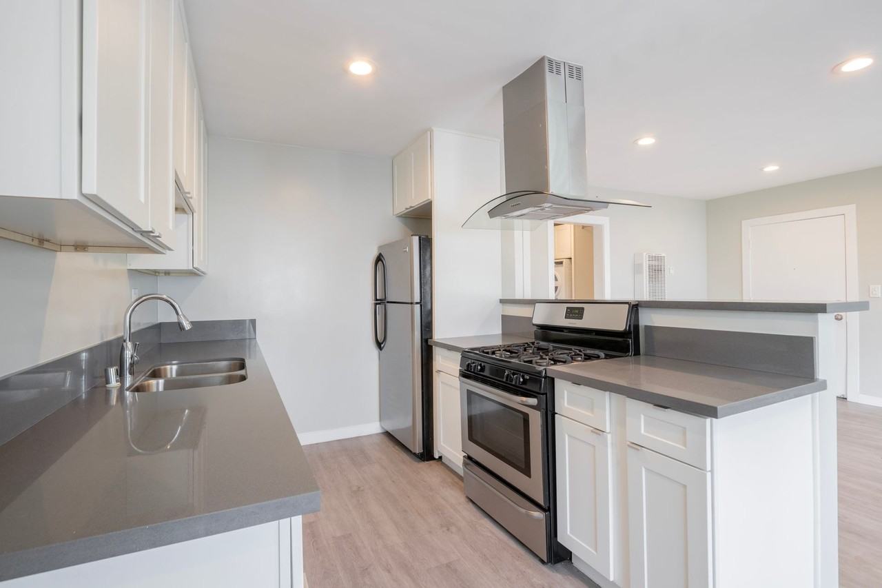 5622 La Mirada Ave - Photo 6 of 8